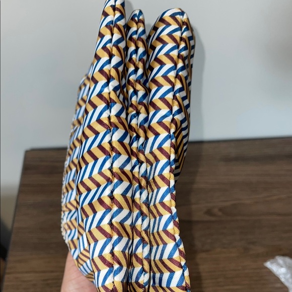 Chevron Patterned Pouch with Keychain - Picture 5 of 7